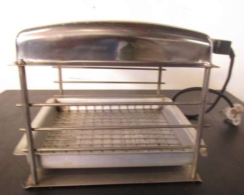 A VERY USEABLE VINTAGE TV BRAAI IN WORKING CONDITION