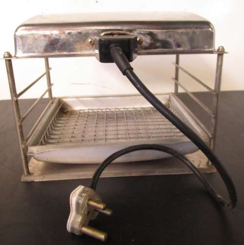 A VERY USEABLE VINTAGE TV BRAAI IN WORKING CONDITION