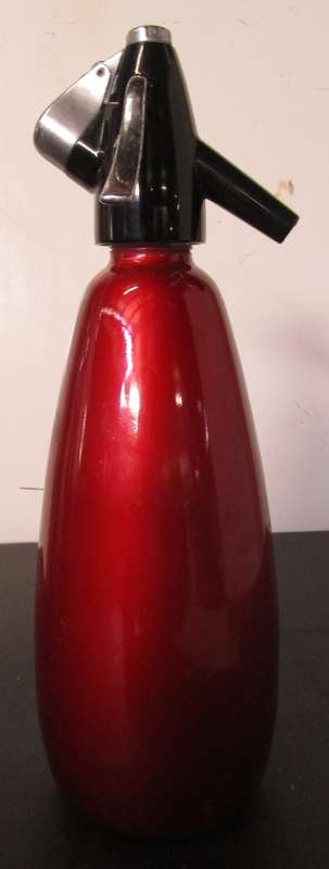 Great vintage BOC seltzer bottle, in great vintage condition. MADE IN ENGLAND