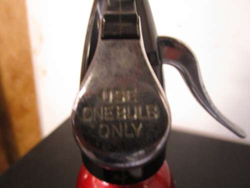 Great vintage BOC seltzer bottle, in great vintage condition. MADE IN ENGLAND
