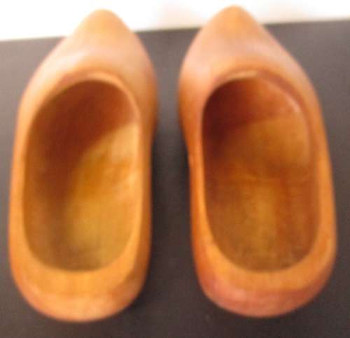 Lovely hand carved Dutch shoes with a time worn patina.