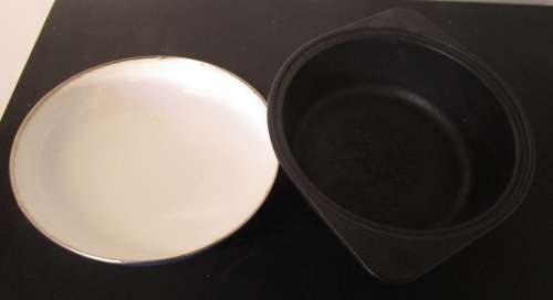 A FANTASTIC LARGE CAST IORN POT WITH A LID A DREAM TO USE THEM IN THE KITCHEN OR FOR OUTSIDE COOKING