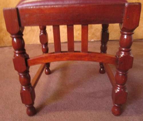 A GORGEOUS ANTIQUE CHAIR WITH SO MUCH TURNED DETAIL - STUNNING