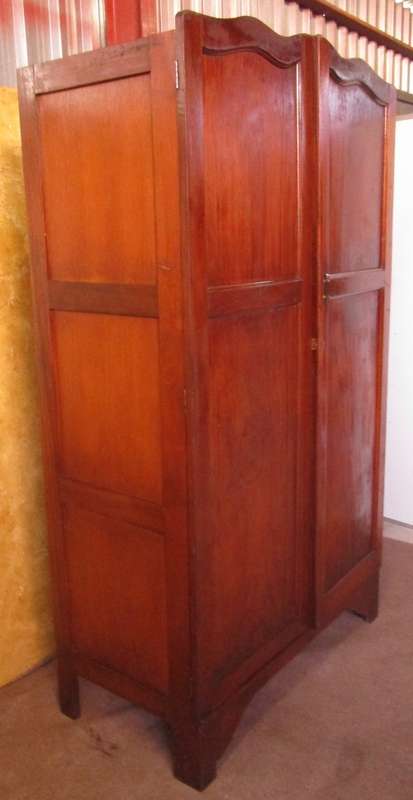 WOW ABSOLUTELY SPECTACULAR LARGE VINTAGE/ANTIQUE 2 DOOR WARDROBE