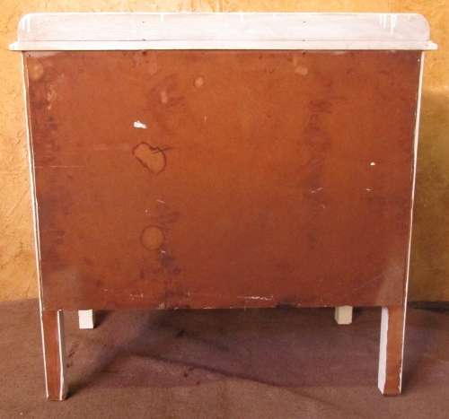 A FANTASTIC WHITE VINTAGE CHEST OF DRAWERS WITH THREE LARGE DRAWERS