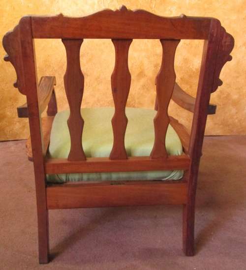 A MARVELOUS SINGLE SEATER SOLID IMBUIA COUCH/CHAIR MANUFACTURED BY STRONGBOW JHB