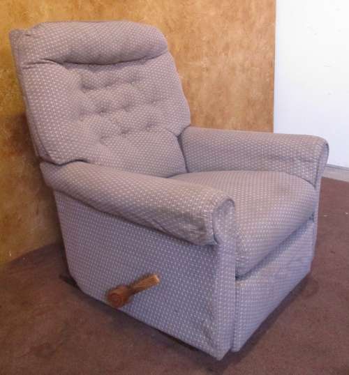 A FANTASTIC VINTAGE PROPER LAZY BOY