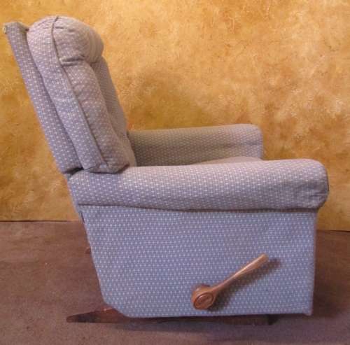 A FANTASTIC VINTAGE PROPER LAZY BOY