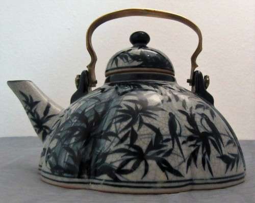 A BEAUTIFULLY DESIGNED TEA POT - HAND PAINTED IN THAILAND
