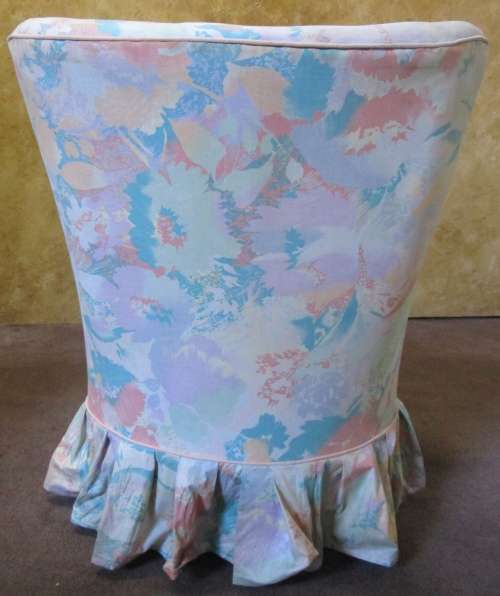 A MARVELOUS VINTAGE BUDOIR CHAIR FOR THAT SPECIAL CORNER FOR A STATEMENT PIECE