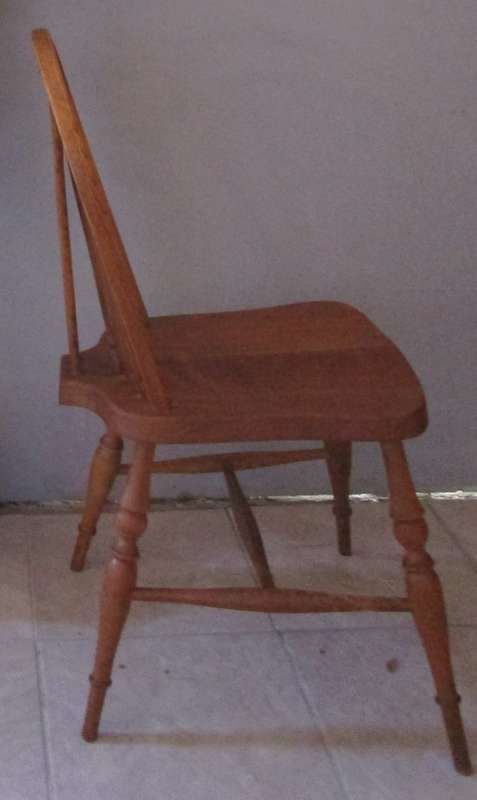 FOUR ELGANT VINTAGE SOLID OAK WINDSOR WHEEL BACK DINING CHAIR