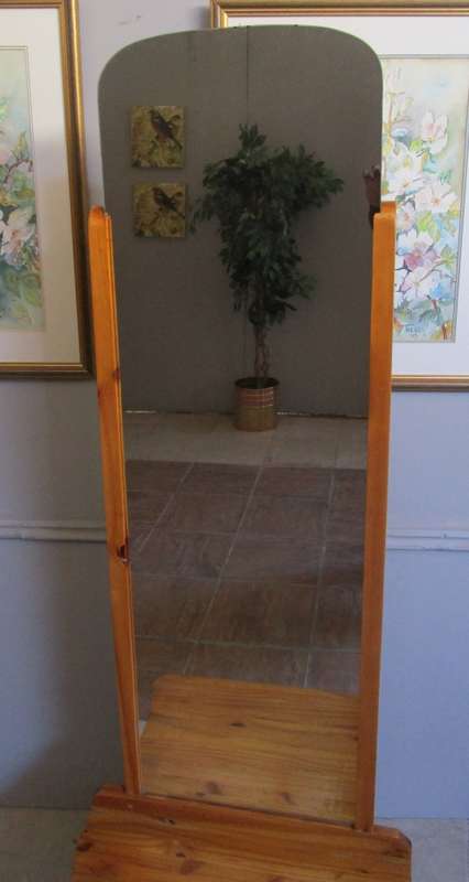 A FANTASTIC SOLLID WOOD CHEVAL MIRROR STYLE DRESSING TABLE WITH A DRAWER