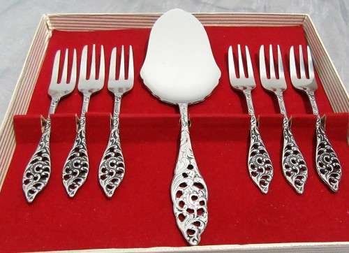 A EXQUISITE COLLECTION OF ROYAL DUTCH  SILVERWARE - LINE MADE IN VOORSCHOTEN HOLLAND