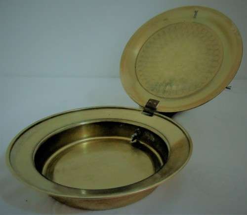 XMAS PROMOTION !!!! A Lovely Vintage Brass Bed Warmer with lid / Warming Pan with Wooden Handle.