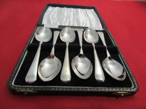 6 TEASPOONS IN THERE ORIGINAL CASE MARKED BEDFORD PLATE 10 YEARS  GUARANTEE ENGLAND