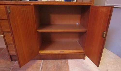 THIS IS REAL RETRO CHIC A VERY LARGE VINTAGE RETRO UNIT - STUNNING FURNITURE