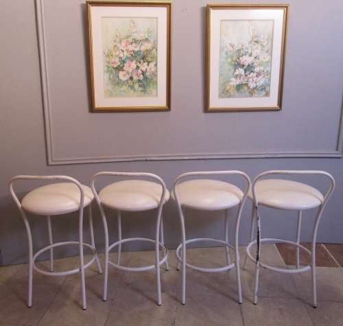 FOUR FANTASTIC VINTAGE STEEL HIGH CHAIRS - PERFECT FOR KITCHEN OR VINTAGE BAR