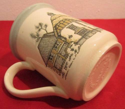 A STUNNING STAFFORDSHIRE TABLEWARE COLLECTABLE MUG - MADE IN ENGLAND