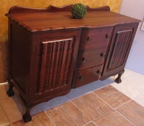 A SPECTACULAR VINTAGE SOLID IMBUIA BALL & CLAW SIDE SERVER WITH SO MUCH DETAIL AND SPACE
