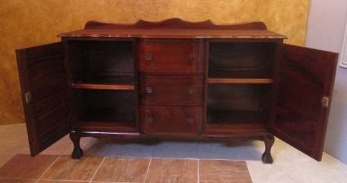 A SPECTACULAR VINTAGE SOLID IMBUIA BALL & CLAW SIDE SERVER WITH SO MUCH DETAIL AND SPACE