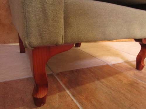 A VERY COMFORTABLE WINGBACK CHAIR WITH QUEEN ANN LEGS IN GOOD CONDITION - 2 AVAILABLE