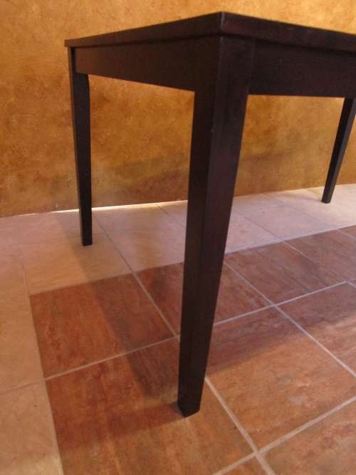 A FANTASTIC MORE MODERN 6 SEATER TABLE
