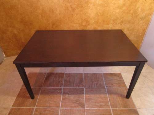 A FANTASTIC MORE MODERN 6 SEATER TABLE