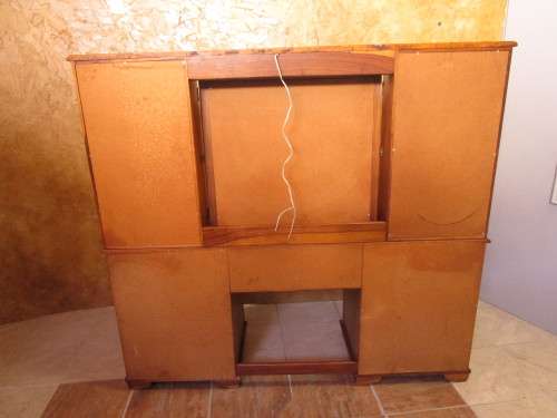 A ELGANT AND STYLISH KIAAT DRESSING TABLE WITH A STOEL - IN EXCELLENT CONDITION