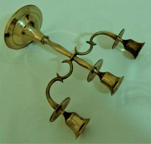 WOW A ELGANT VINTAGE THREE TIER BRASS CANDLE HOLDER TO SET THE MOOD ON THE DINNER TABLE