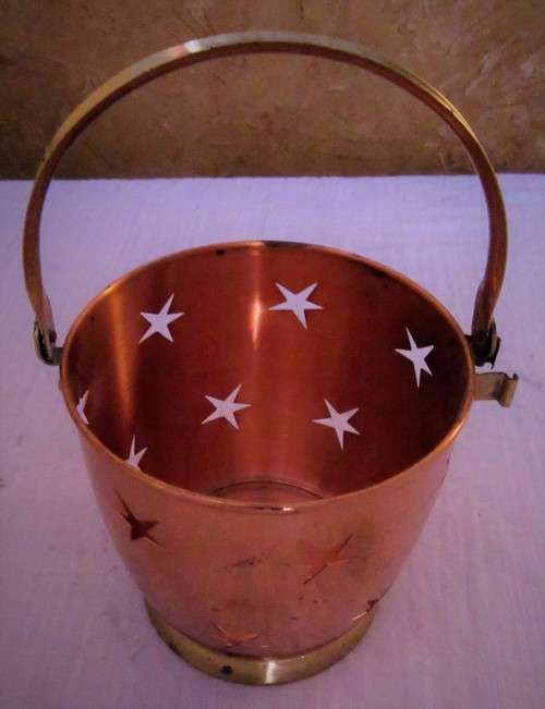 A FANTASTIC VINTAGE BRASS & COPPER BUCKET WITH STAR CUT OUTS IT WILL LOOK BEAUTIFUL WITH A CANDLE