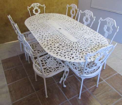 A  GORGEOUS 8 SEATER CASR ALUMINIUM GARDEN SET - Perfect for patios, braai area, gardens,