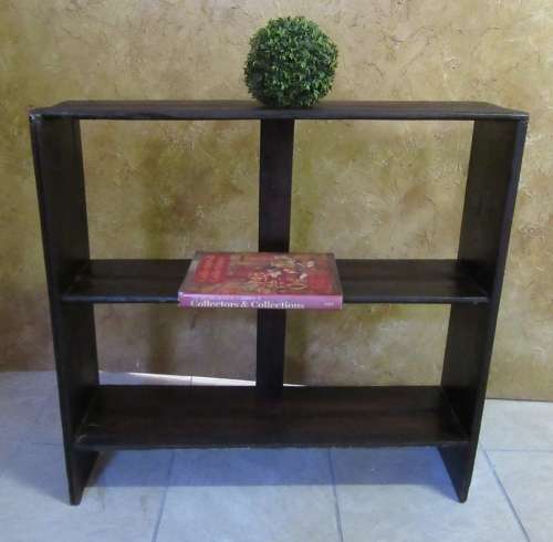 A FANTASTIC SOLID WOOD BOOKSHELF PERFECT FOR A SMALER ROOM