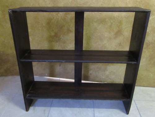 A FANTASTIC SOLID WOOD BOOKSHELF PERFECT FOR A SMALER ROOM