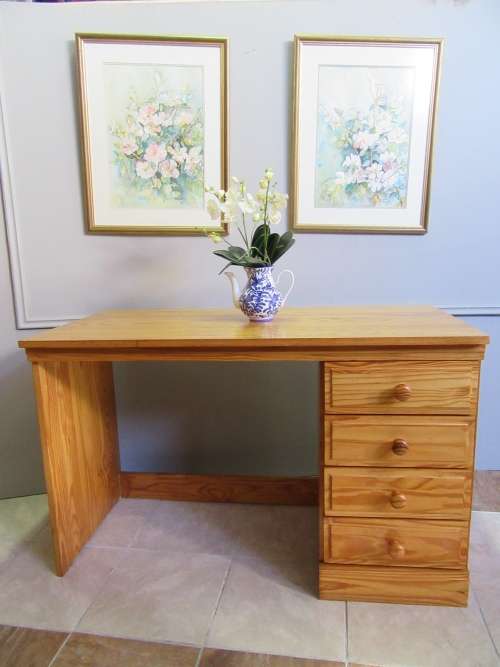 A FANTASTIC 4 DRAWER DESK - PERFECT FOR A PAINT TECHNIQUE OR ENJOY THE WOOD