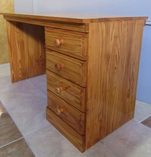 A FANTASTIC 4 DRAWER DESK - PERFECT FOR A PAINT TECHNIQUE OR ENJOY THE WOOD