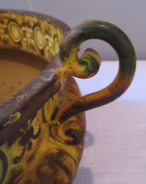 A GORGEOUS LARGE HAMERD METAL DECORATIVE BOWL WITH A ANTIQUE PAINT FINISH