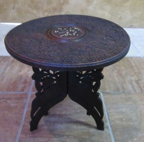 A BEAUTIFUL HANDCRAFTED EGYPTIAN STYLE SIDE TABLE