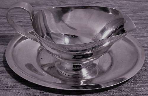 AN ELGANT AND STYLISH DE MONT FROST - EPNS VINTAGE SAUCE BOAT SET