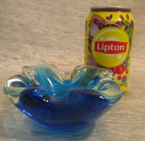 A GORGEOUS HEAVY MURANO NAVY BLUE ASHTRAY - COLLECTABLE GLASS