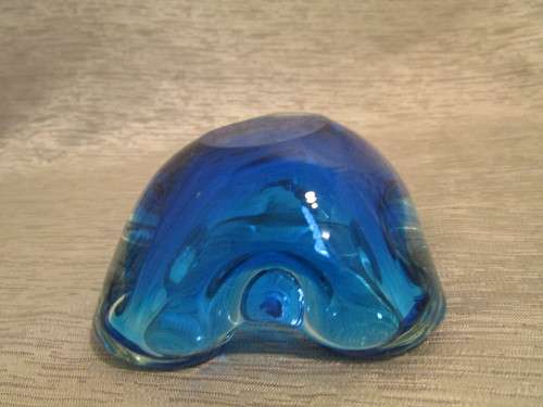 A GORGEOUS HEAVY MURANO NAVY BLUE ASHTRAY - COLLECTABLE GLASS