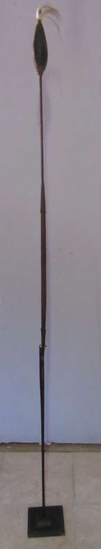 A VINTAGE ZULU ASSEGAAI - WITH A STAND TO DISPLAY IT UP RIGHT - 1.99 M