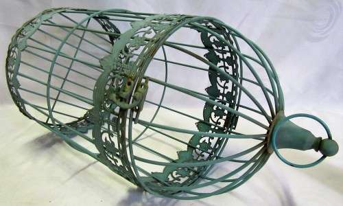 A STUNNING DECORATIVE METAL BIRD CAGE FANTASTIC SHABBY CHIC DECOR