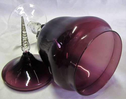 A STUNNING MURANO STYLE LIDDED GINGER JAR ON A LONG STEM ABSOLUTELY MARVELOUS