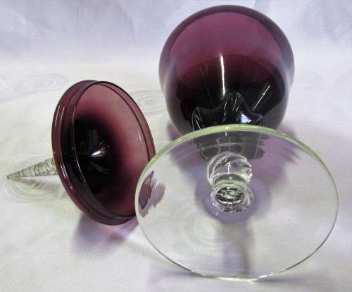 A STUNNING MURANO STYLE LIDDED GINGER JAR ON A LONG STEM ABSOLUTELY MARVELOUS