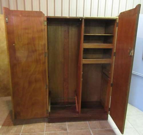 A MARVELOUS TWO DOOR VINTAGE CUPBOARD/WARDROBE