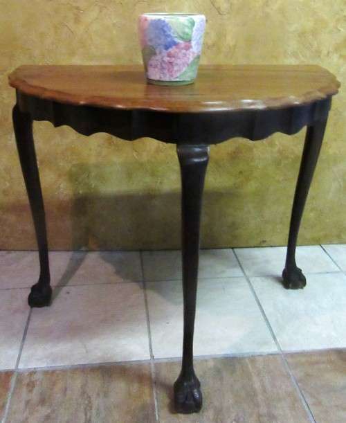 A GORGEOUS & ATTRACTIVE BALL & CLAW HALF MOON TABLE