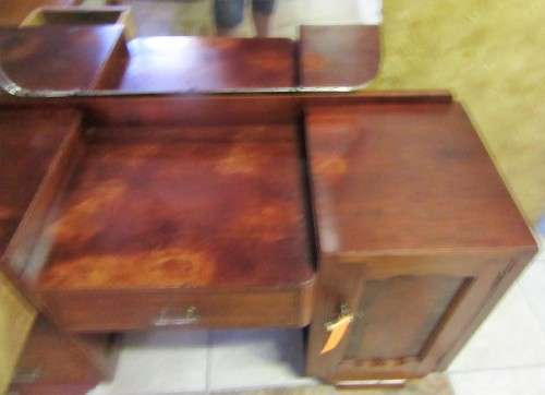 A STUNNING VINTAGE DRESSING TABLE