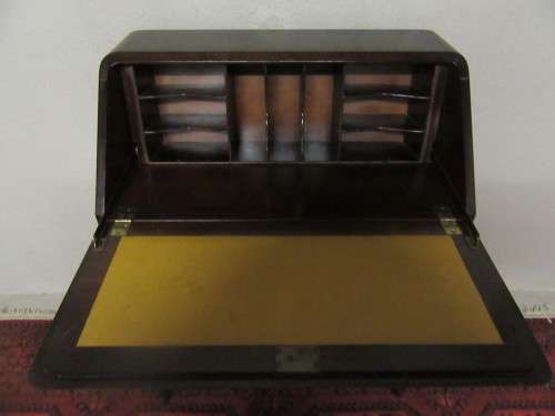 A LOVELY QUEEN ANN WRITING DESK IN GOOD CONDITION