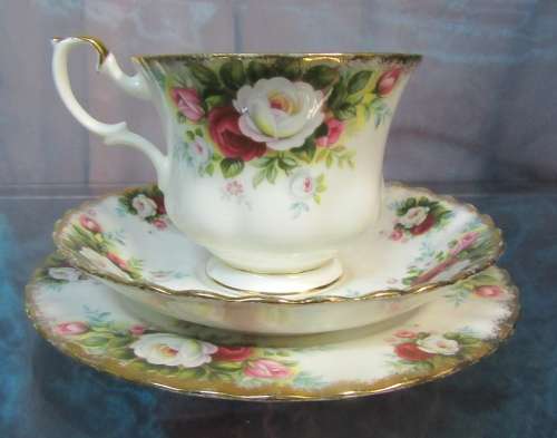 A ELGANT AND STYLISH ROYAL ALBERT CELEBRATION TEA CUP TRIO 1969
