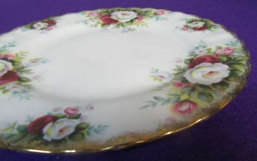 A ELGANT AND STYLISH ROYAL ALBERT CELEBRATION TEA CUP TRIO 1969